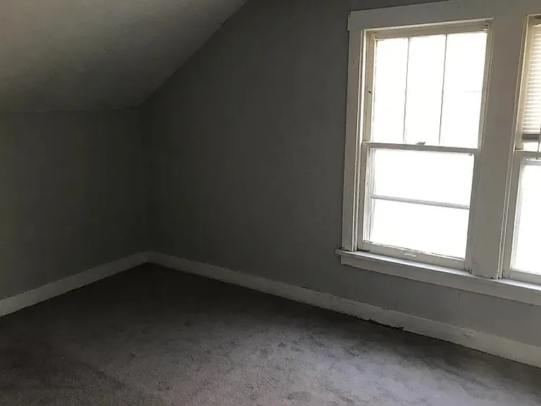 917 Bertrand St — Photo 5