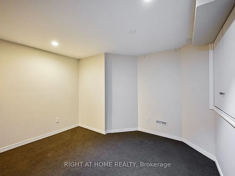 842 Luxton Dr — Photo 30