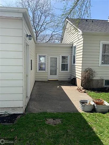 205 W Clay St — Photo 14