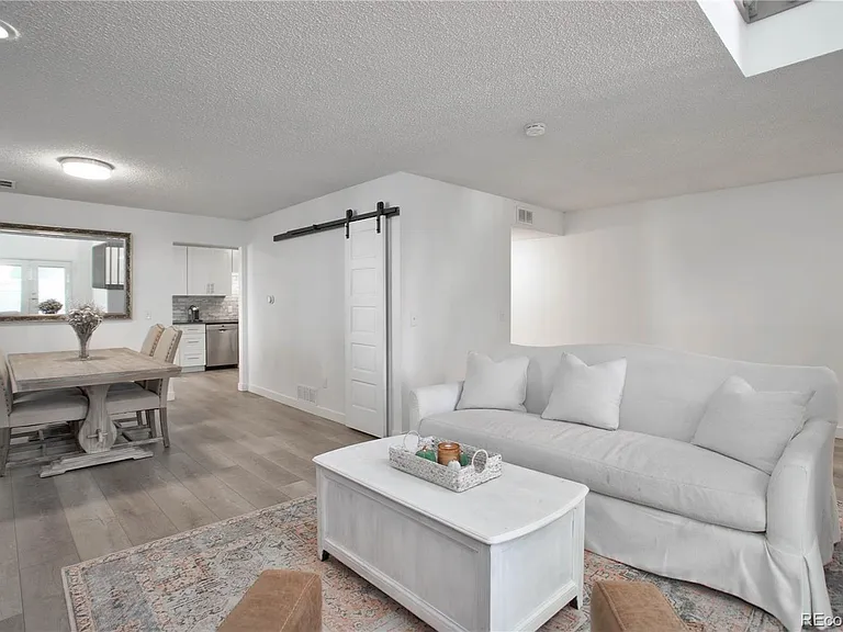 1370 S Idalia St #D — Photo 4