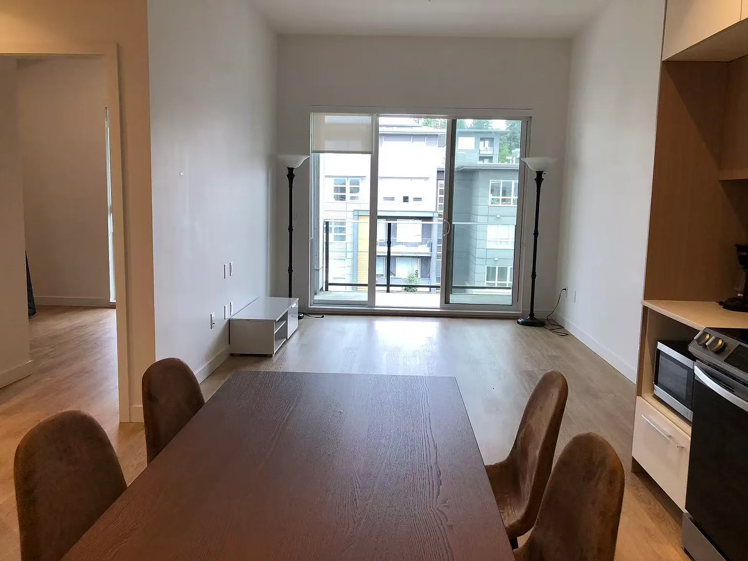 2 bed, 840 sqft, $2,500 — Photo 2
