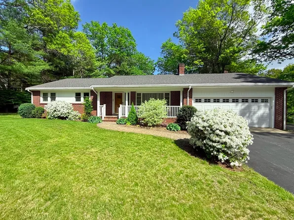 147 Mill St, Westwood, MA 02090
