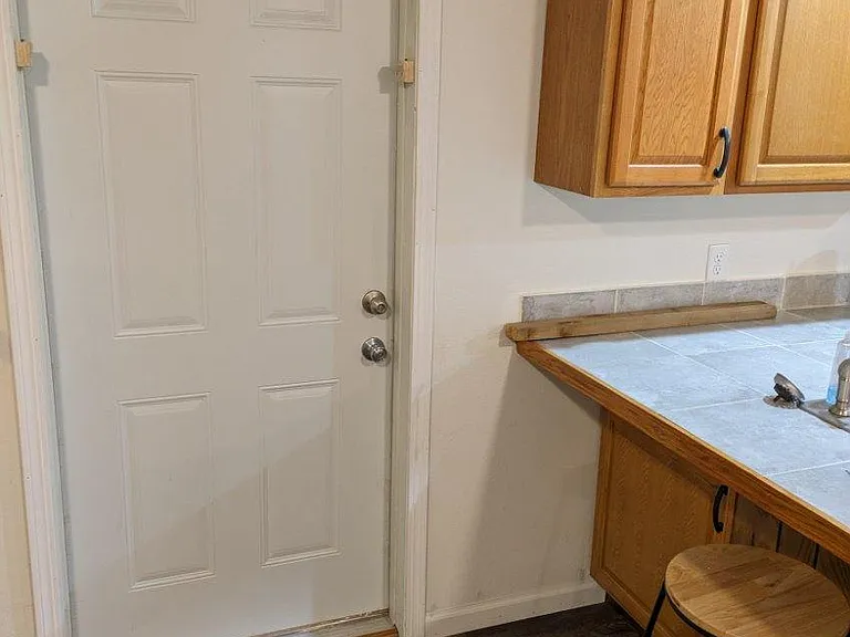 3740 Mission Rd NE — Photo 3