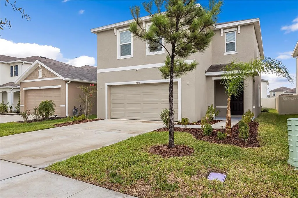 4 bed, 2.5 bath, 2260 sqft, $2,700 — Photo 3