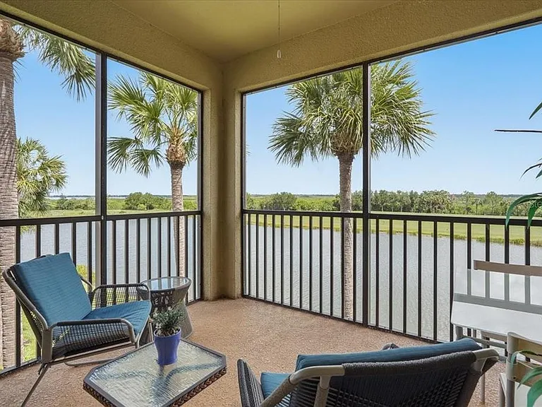 7019 River Hammock Dr #301 — Photo 2