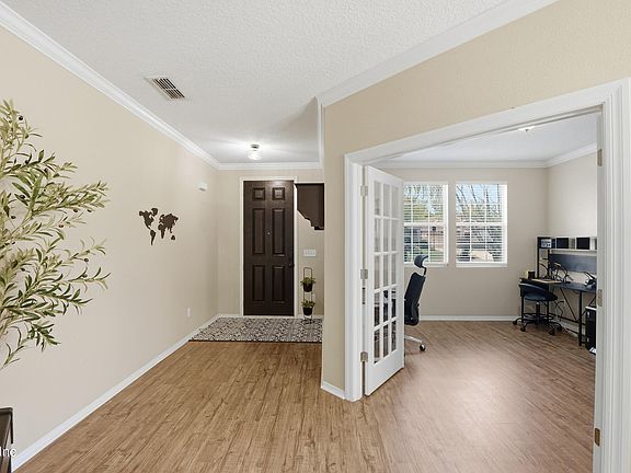 3rd image of 448 BOSTWICK Circle