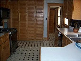 2nd image of 4001 Campbell St