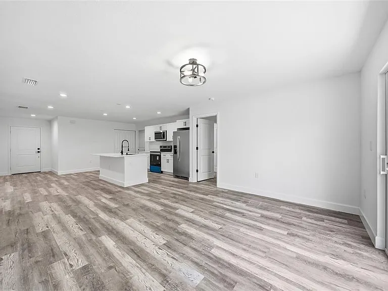 17180 Drayton Ln — Photo 6