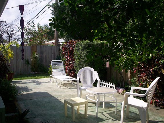 Private Enclosed Back Garden