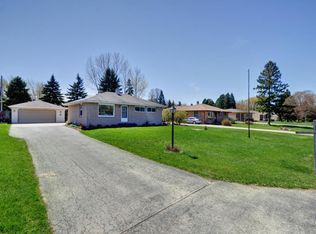 3483 E Puetz Rd, Oak Creek, WI 53154