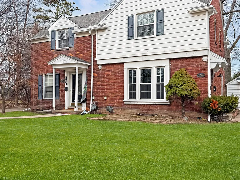 3746 Brewster St — Photo 18