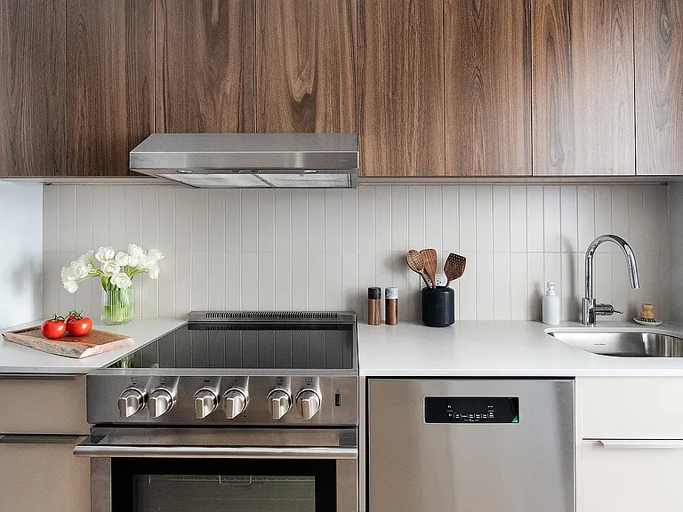 30-77 Vernon Blvd #725W — Photo 3