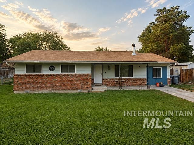1st image of 811 E Fisk Ave