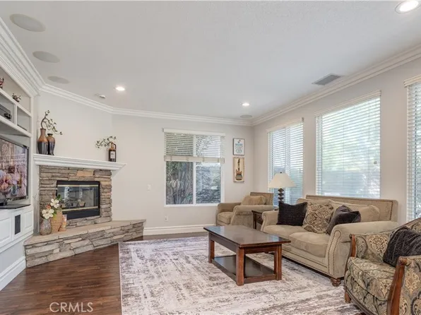 18571 Amalia Ln, Huntington Beach, CA 92648