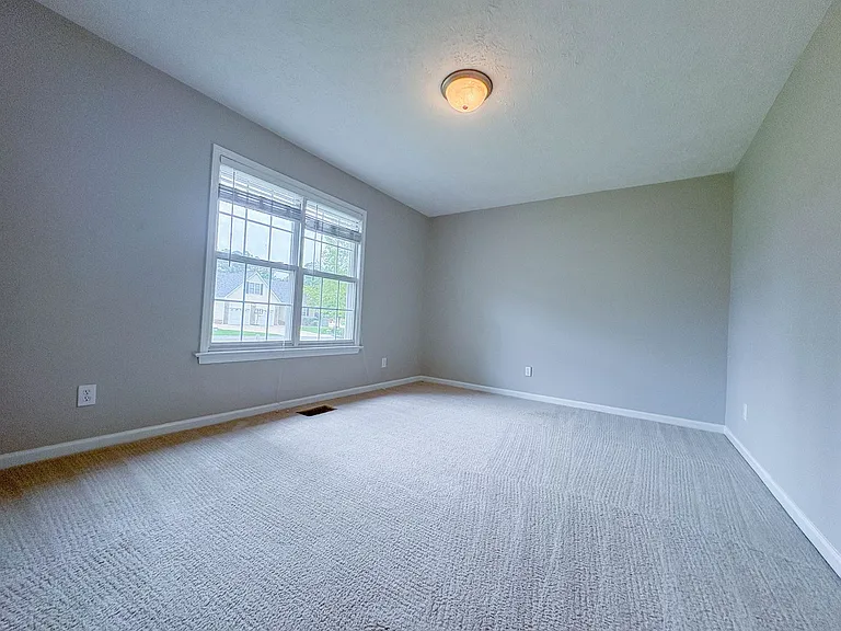 3426 Broomsgrove Dr — Photo 10