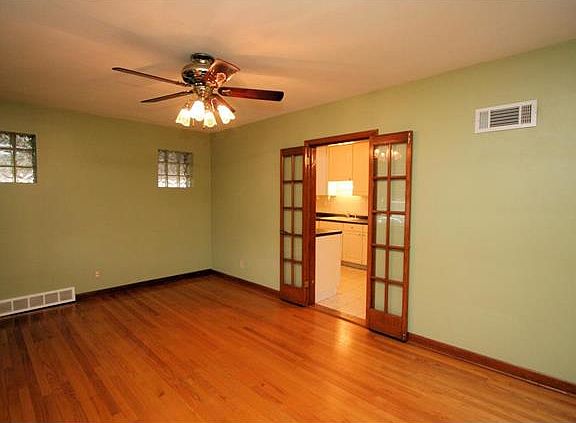 3rd image of 4962 Loughborough Ave