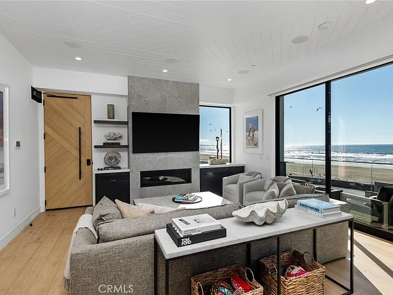 2200 The Strand #A — Photo 39