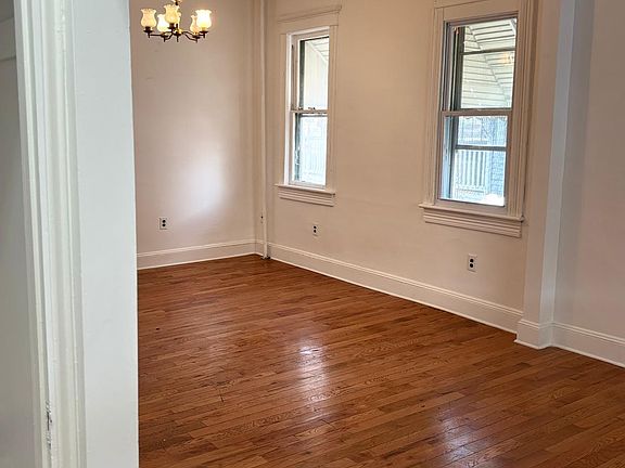 2nd image of 719 Hemlock St