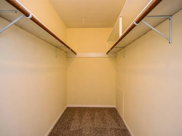2110 Whiteback Dr — Photo 24