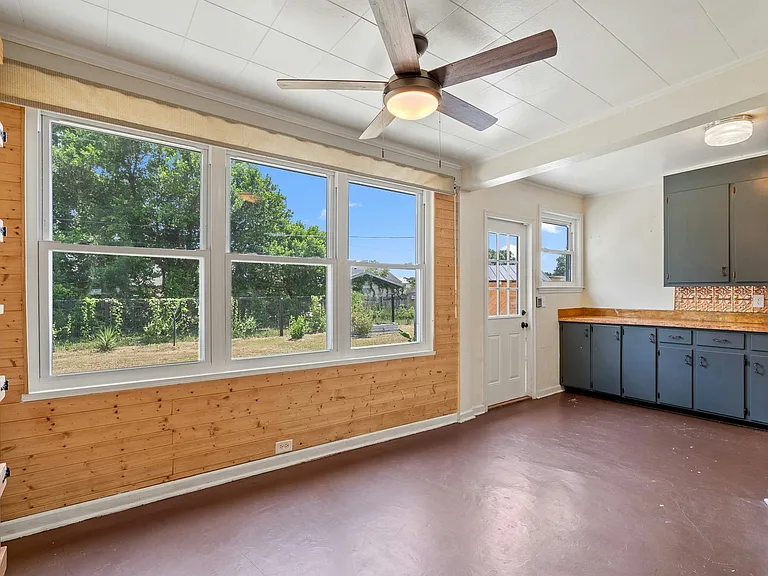 212 SE Kalash Rd — Photo 15