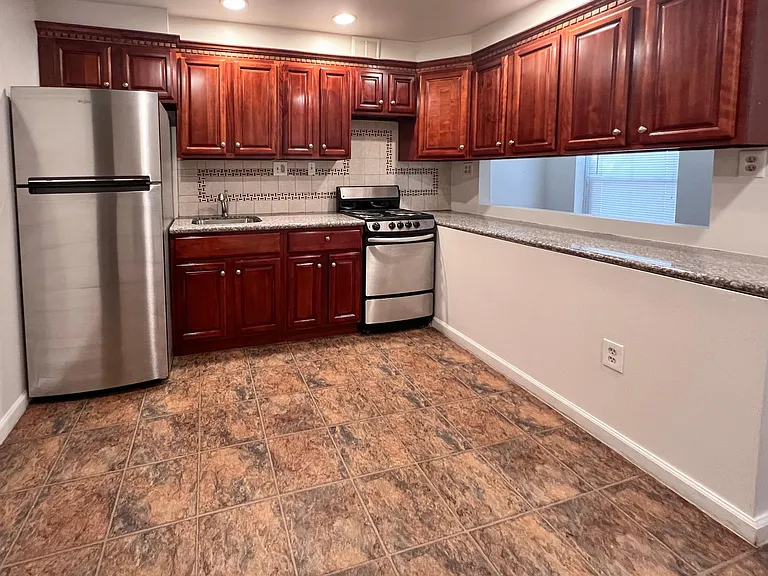1611 Bainbridge St #1 — Photo 7