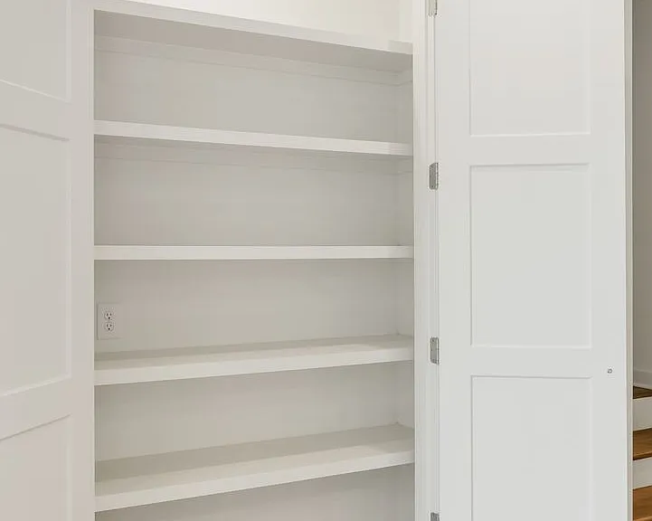 3060 Edwin Cir — Photo 12