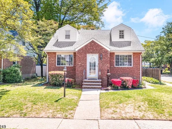 36 Berdan St, Rochelle Park Twp., NJ 07662