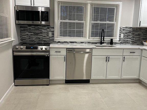 2nd image of 3506 Rogers Ave
