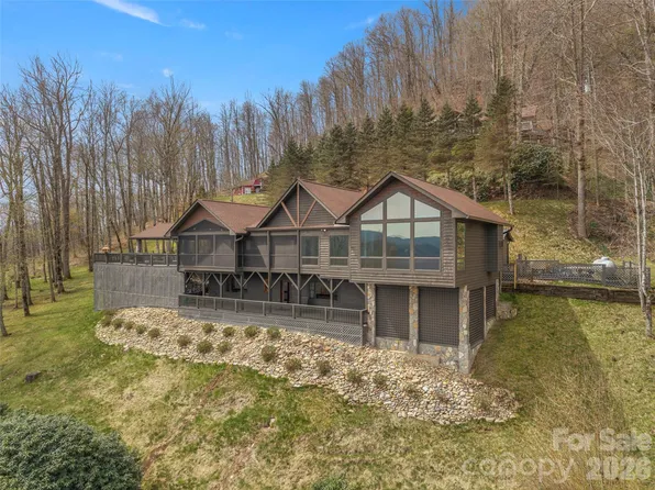 220 Dulcimer Ln, Waynesville, NC 28786