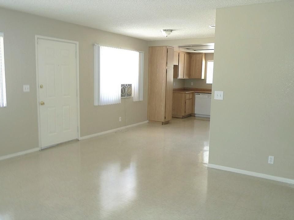 15593 Tonekai Rd APT A, Apple Valley, CA 92307 | Zillow