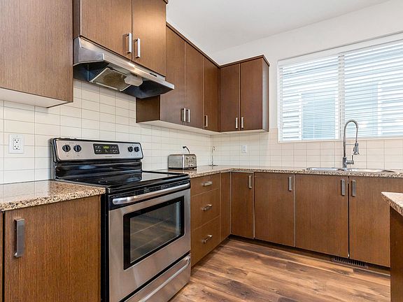 5th image of 10777 Erskine St