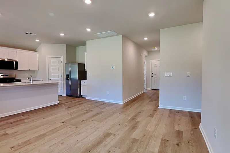 3 bed, 2.0 bath, 1414 sqft, $1,699 — Photo 3