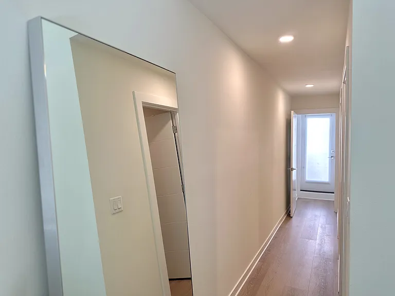 8549 Midvale Ave N #B — Photo 14