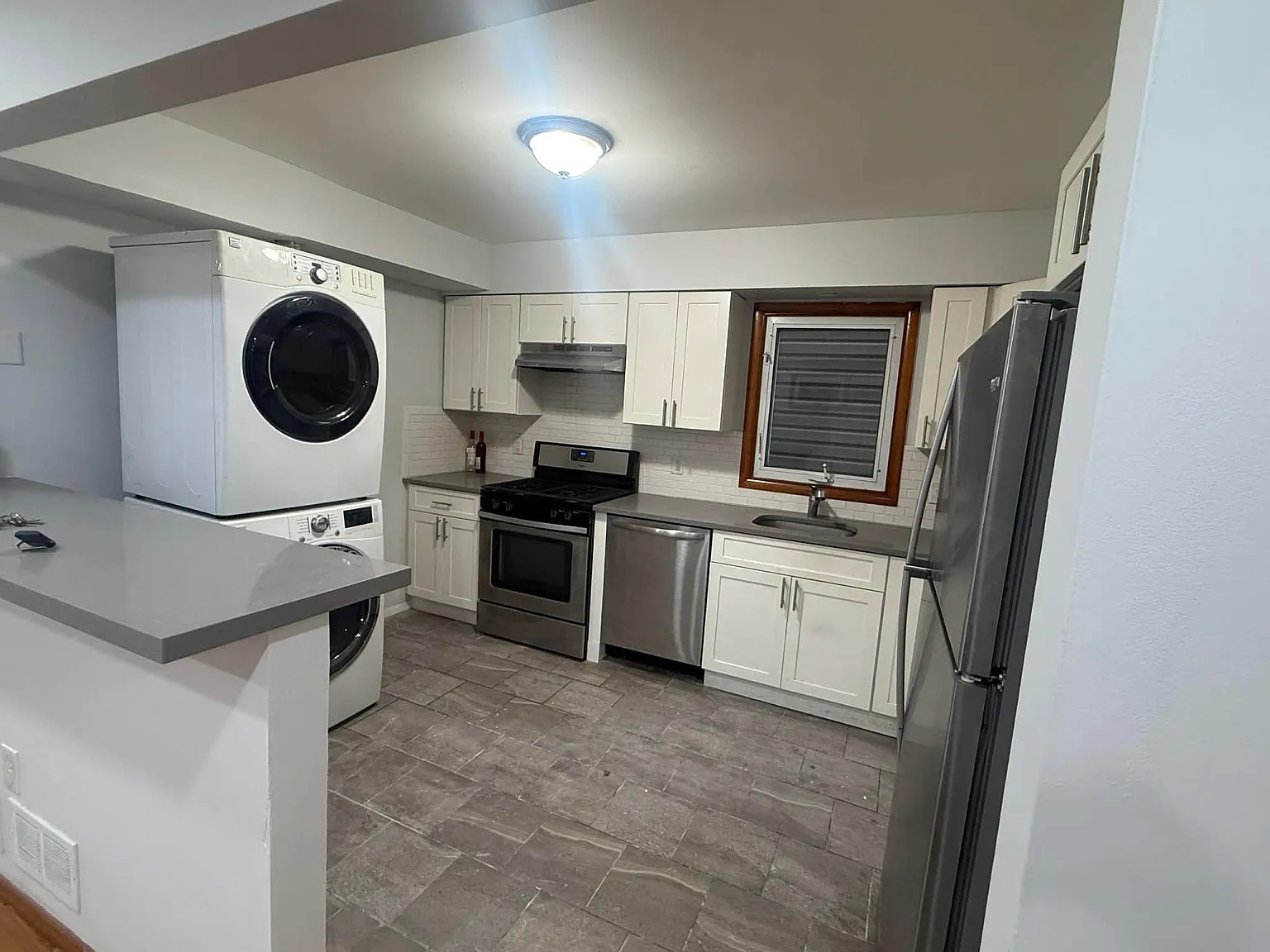 3 bed, 1750 sqft, $2,400 — Photo 1