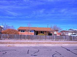 4 Lost Horizon Dr NW, Albuquerque, NM 87121