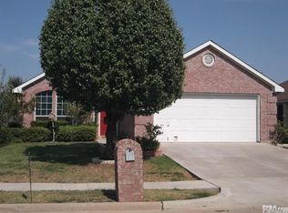 648 Babbling Brook Dr, Saginaw, TX 76179