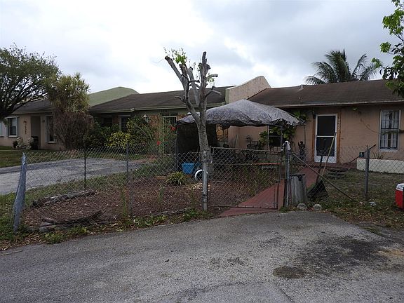 4th image of 19561 NW 30th Ct