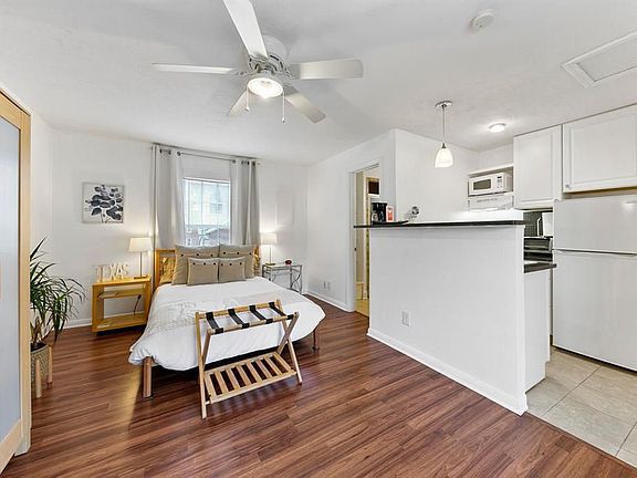 5th image of 2525 Oakdale St