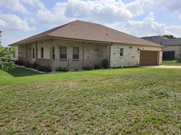 95 SW Pinehurst St Street, Meadowlakes, TX 78654