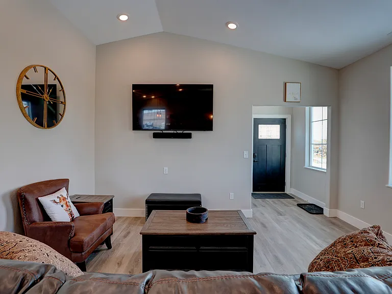 855 Lincoln Dr — Photo 7