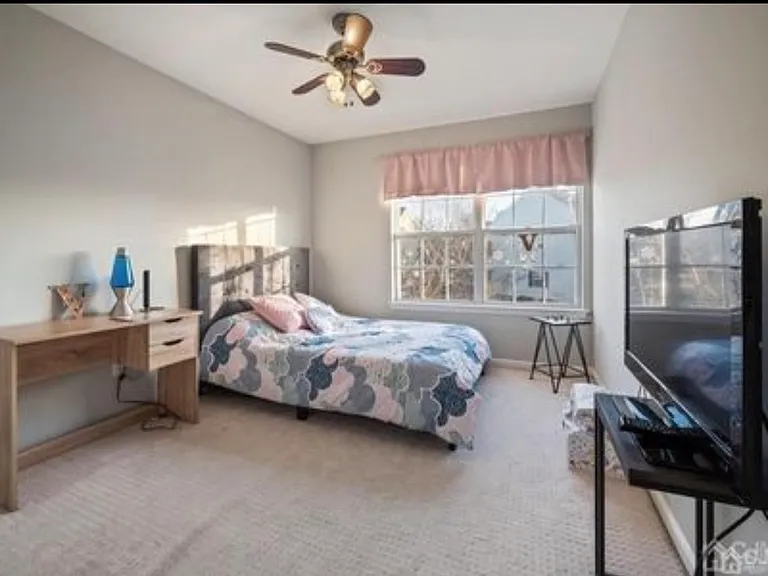 1211 Blossom Cir — Photo 20