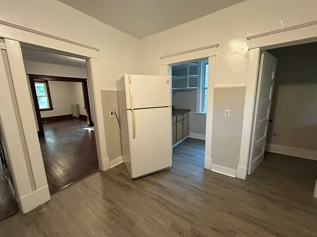 8-10 Scammell Avenue - 2 — Photo 3