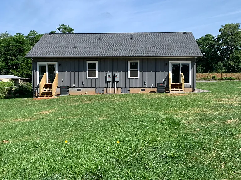 105 Leslies Home Dr — Photo 3