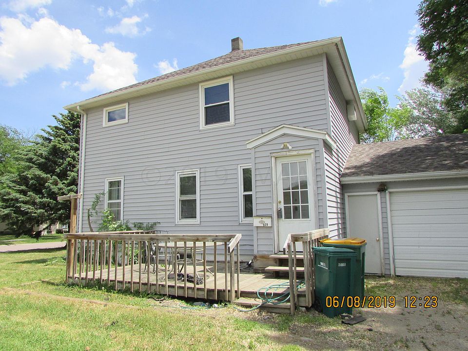 2nd image of 929 6th Ave N