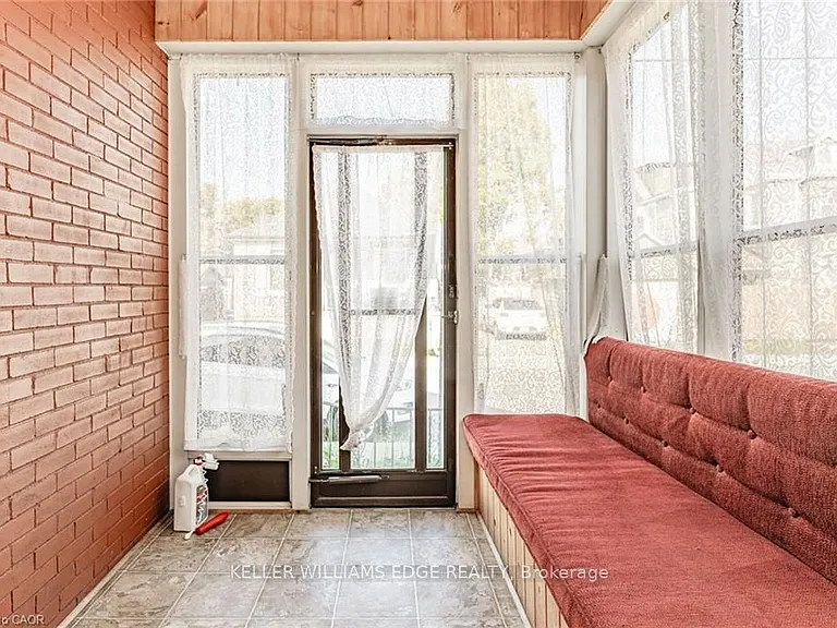 252 Beechwood Ave — Photo 6