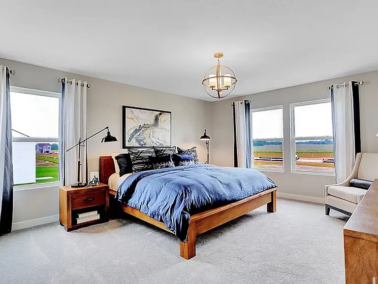 3793 Canterbury Dr — Photo 9