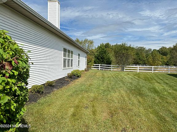 3rd image of 15 Verona Drive