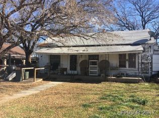 1804 E 3rd St, Lampasas, TX 76550