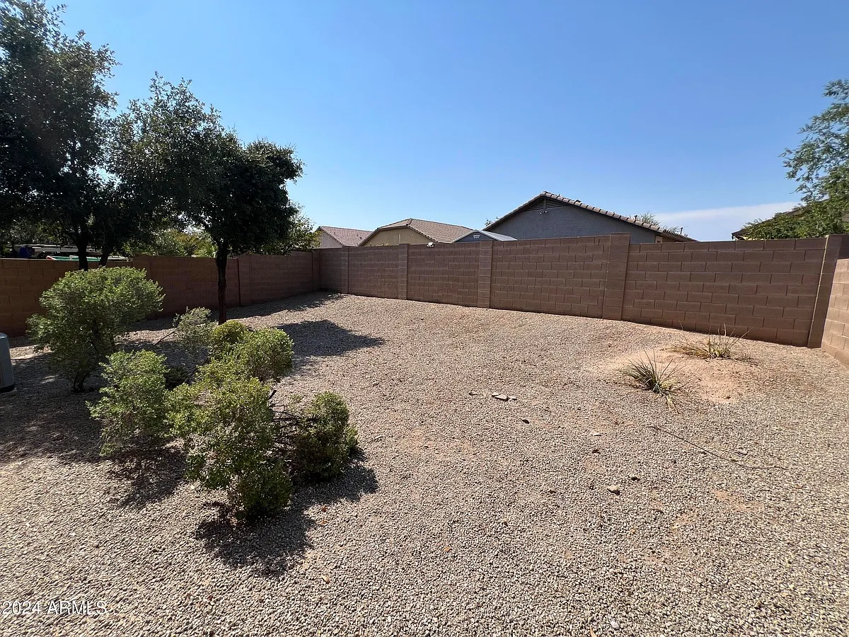 4 bed, 1681 sqft, $1,947 — Photo 3