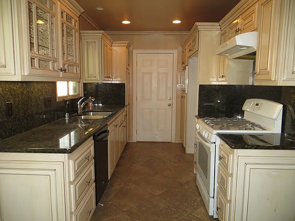3rd image of 5846 E Lanai St